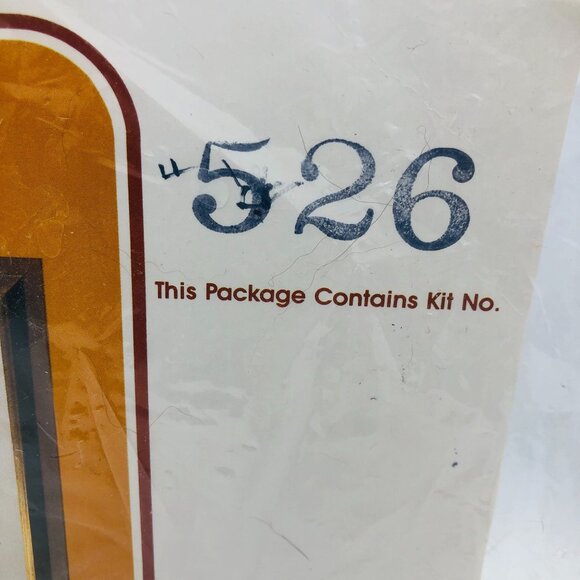 The Creative Circle #526 “Poppies & Zinnias” Stitchery Kit 8″×10″ New/Sealed - Picture 2 of 9